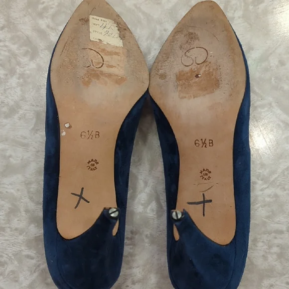 Rare Vintage St. John Blue Suede Heels Size 6.5 - Picture 5 of 7